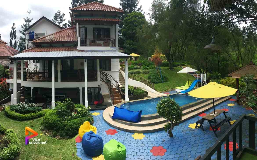 villa kota bunga private pool