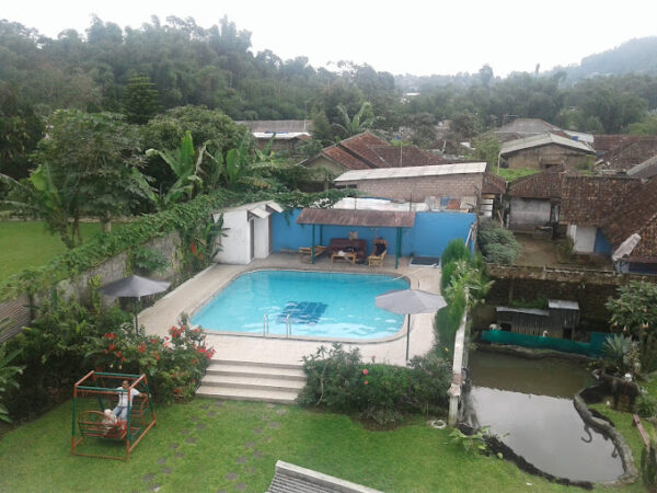 Villa di Cipanas Puncak 6 BR Murah Untuk Family